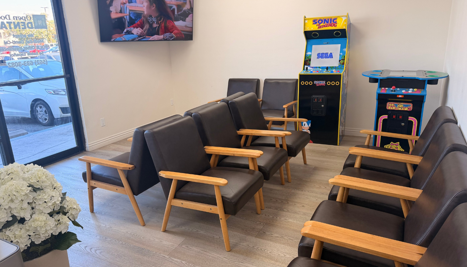 Dentist in Paramount